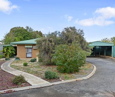 Family Home Opposite Shops in Strathfieldsaye - Photo 5