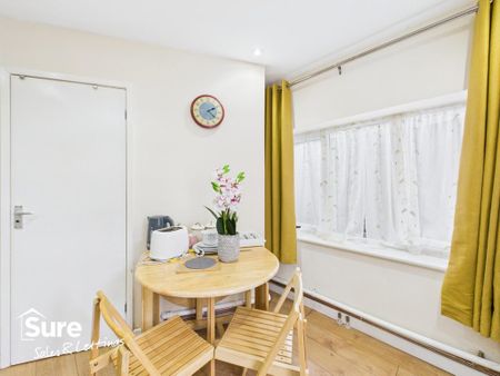 Studio to rent - Photo 3