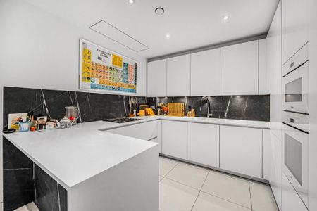 3 bedroom mews to rent - Photo 3