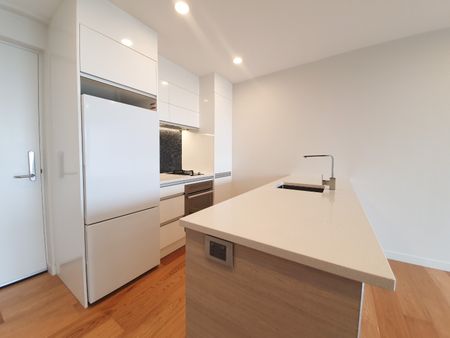 EPSOM/NEWMARKET - 2 Bedroom/2 Bathroom Apartment with a Carpark - Photo 4