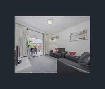 Sophisticated Inner-City 2bedroom 2 bathroom Apartment with Balcony... - Photo 1