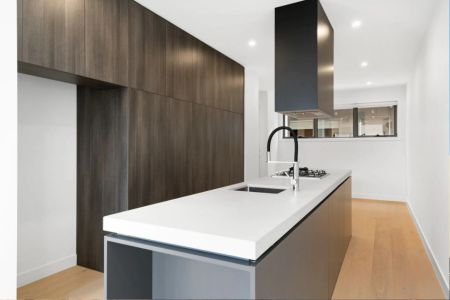 Stylish townhouse in prime Preston location. - Photo 5