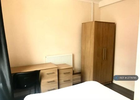 4 bedroom terraced house to rent - Photo 4