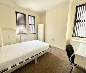 6 bedroom house share to rent - Photo 1