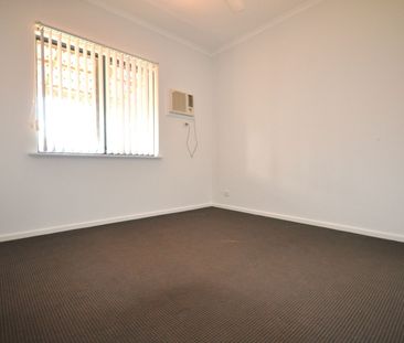 NEAT AND TIDY - 3x1 Close to CBD - Photo 2