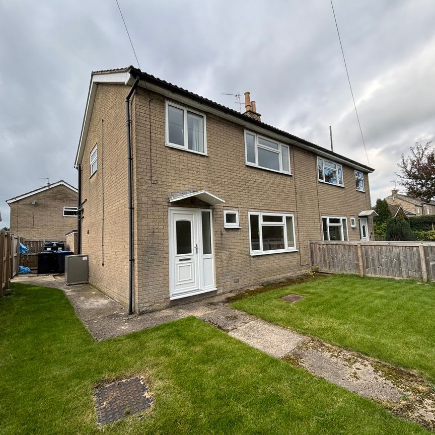 3 bedroom semi-detached house to rent - Photo 1