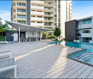 Ground Floor Unit - Bay Grand North Apartments! - Central Living! - Photo 2