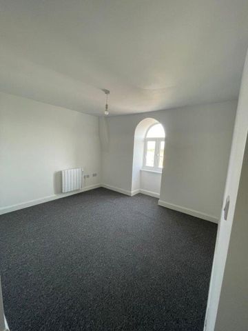 Seaforth Court, Victoria Drive, Eastbourne - One-Bedroom Flat - Photo 2