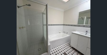 Renovated 3 Bedroom Villa with Double LUG!!!! - Photo 3