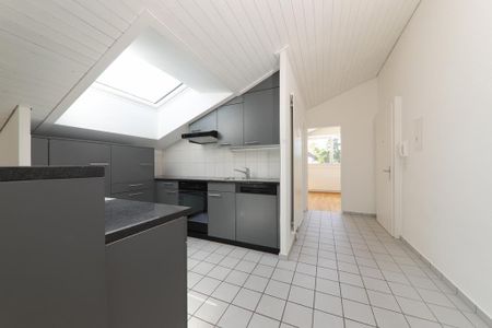 Moderne 2.0-Zimmer-Dachwohnung mit Charme - Photo 2