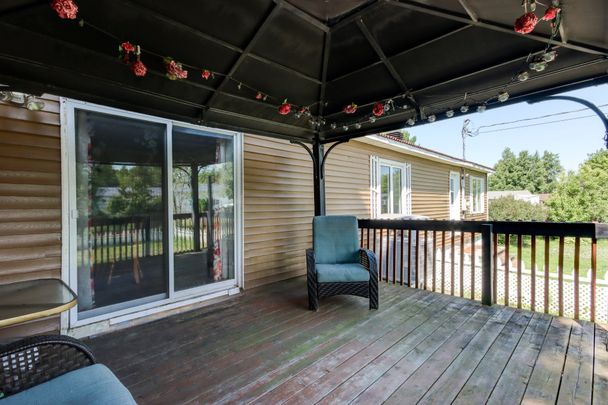 Maison de plain-pied à Saint-Jean-sur-Richelieu - Photo 1