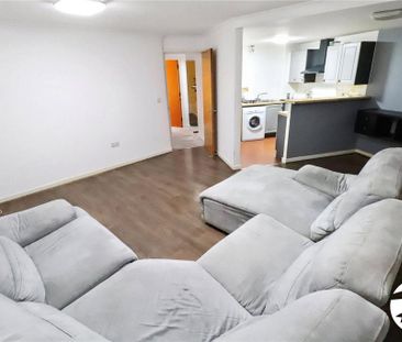 2 bedroom flat to rent - Photo 4