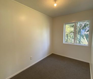Fully Renovated Family Home - Photo 4