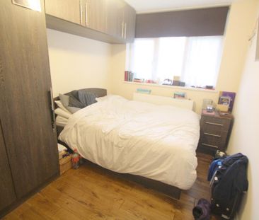 4 bedroom flat to rent - Photo 4