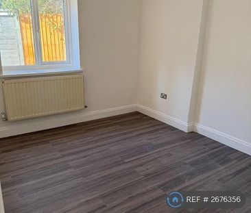 2 bedroom bungalow to rent - Photo 2