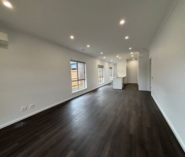 Brand New Extra large family house - Photo 1