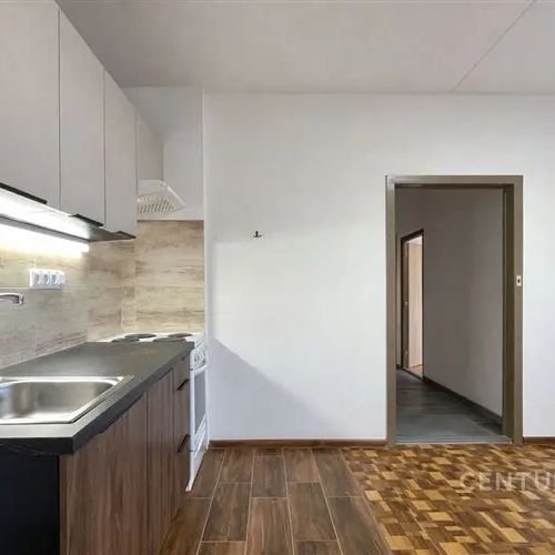 Dlouhodobý pronájem bytu 2+kk s lodžií o 42 m - Photo 1