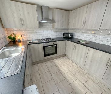 5 bedroom terraced house to rent - Photo 5