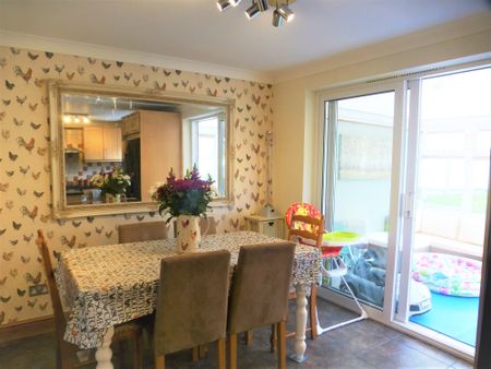 Chichester Close, Bury St. Edmunds - Photo 2