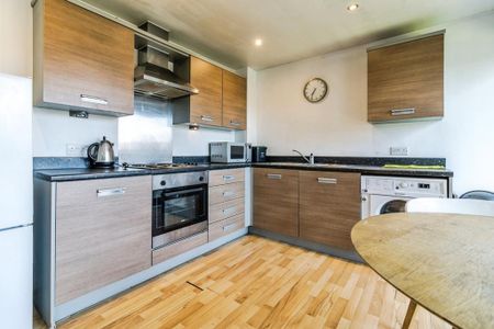 2 bedroom apartment to rent - Photo 4