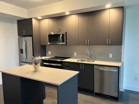 For Lease - 3220 William Coltson Avenue Unit# 1007, Oakville, Ontario - Photo 3