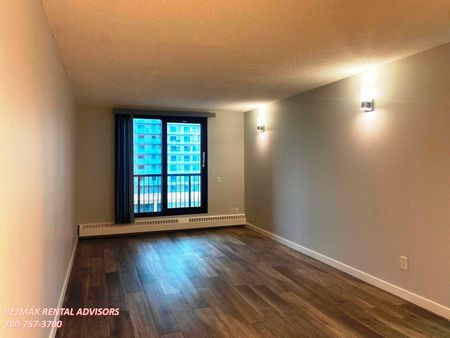 #809C 10145 109 Street Northwest - Photo 3