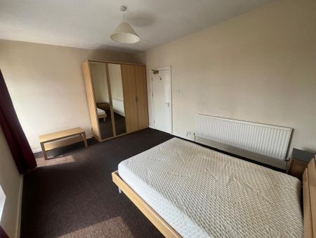 3 bedroom terraced house to rent - Photo 3