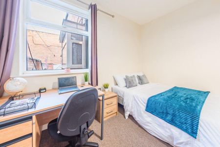 6 bedroom terraced house to rent - Photo 5