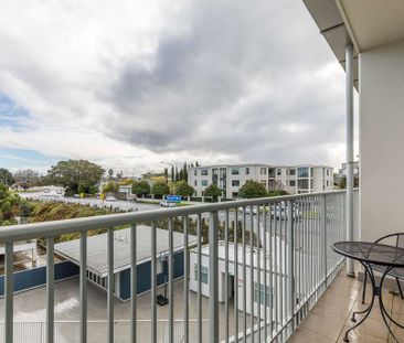 Fully Furnished Apartment - Unbeatable Location - Photo 1