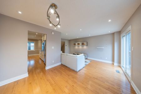 For Lease - 84 New Seabury Drive, Vaughan, Ontario - Photo 2