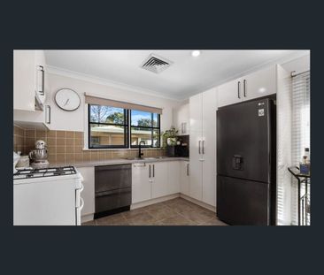 Spacious Three-Bedroom Home with Large Shed & Convenient Access - Photo 4