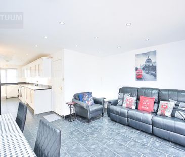 4 bedroom townhouse to rent - Photo 1