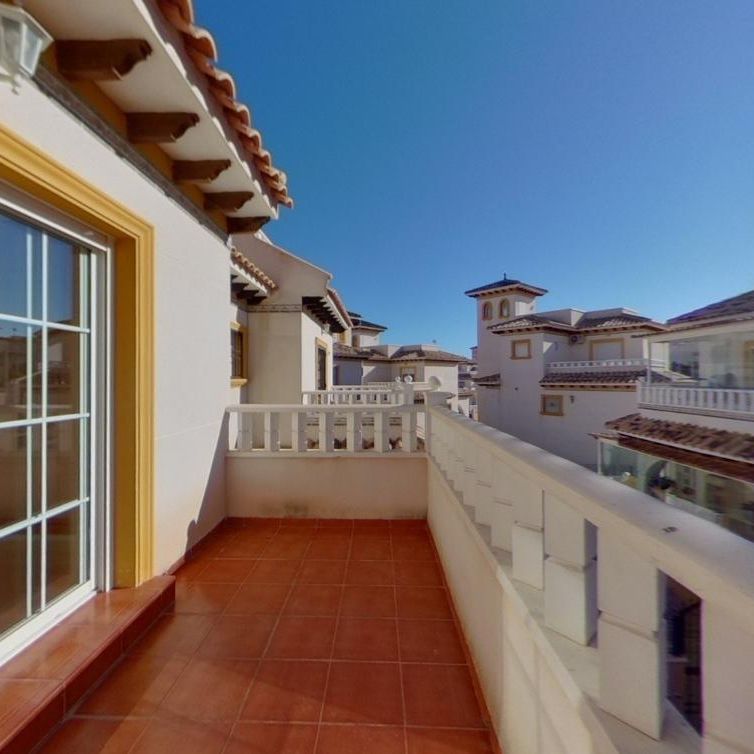 Chalet adosado en alquiler, C/ Castillo San Roque - Residencial Playa Golf II -, , M104166 - Photo 1