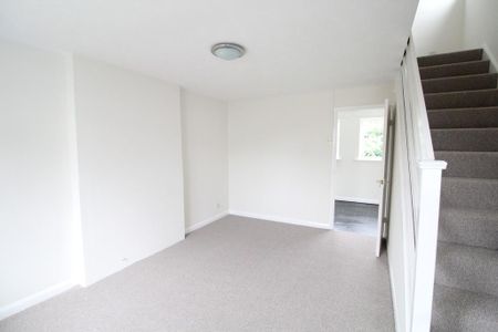 2 bedroom semi-detached house to rent - Photo 3