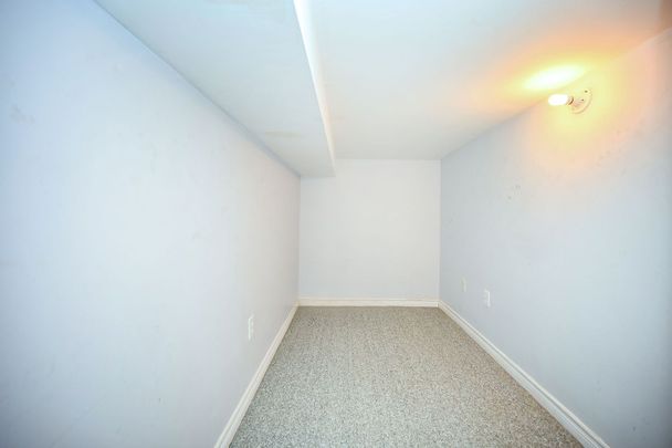 For Lease - 514 Navigator Drive, Mississauga, Ontario - Photo 1