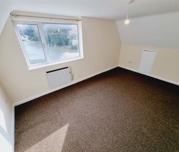 3 Bedroom House to Rent in Glenfield Close, Rushden, Northants, NN10 - Photo 2