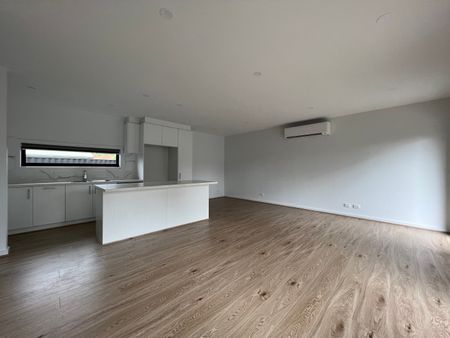 2/17 Bevan Avenue, Clayton South VIC 3169 - Townhouse For Rent | Domain - Photo 2