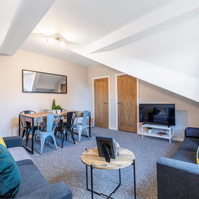 6 bedroom house to rent - Photo 1