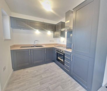 2 bedroom flat to rent - Photo 2