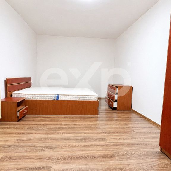 Garsoniera de inchiriat, centrala proprie, zona Mall - Fotografie 1