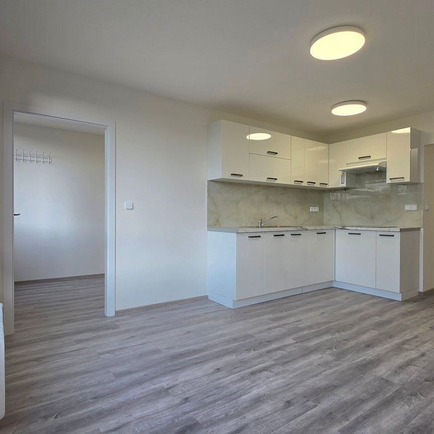 Pronájem bytu 4+kk 67 m², Plamínkové 1564, Praha - Фото 1