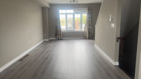 For Lease - 1890 Rymal Road Unit# 2, Hamilton, Ontario - Photo 3