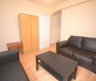 6 Bed - Swainstone Road, Reading - Photo 2