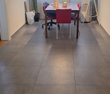 4-Zimmerwohnung mit 3 Balkonen und hohen Decken - Foto 3