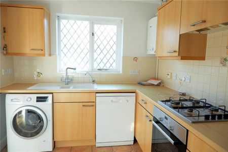 3 bedroom end of terrace house to rent - Photo 4