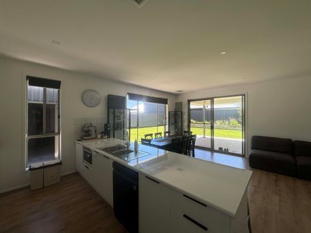 Immaculate Family home in the heart of Two Wells - Photo 5