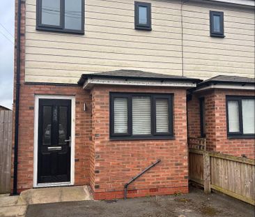 2 bedroom semi-detached house to rent - Photo 5