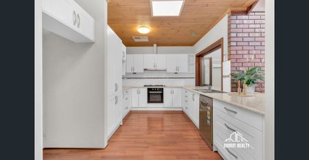 Spacious Family Home for Rent Opposite Kingfisher Reserve – Stylish & Move-in Ready! - Photo 5