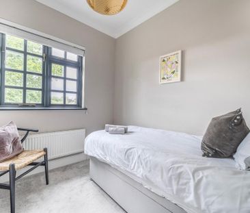 3 bedroom terraced house to rent - Photo 3