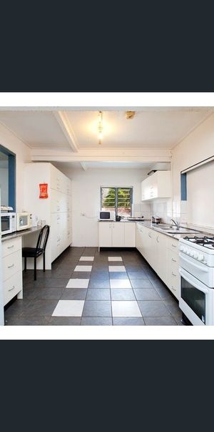 12 493 Moggill Rd, Indooroopilly, Qld 4068 - Photo 1